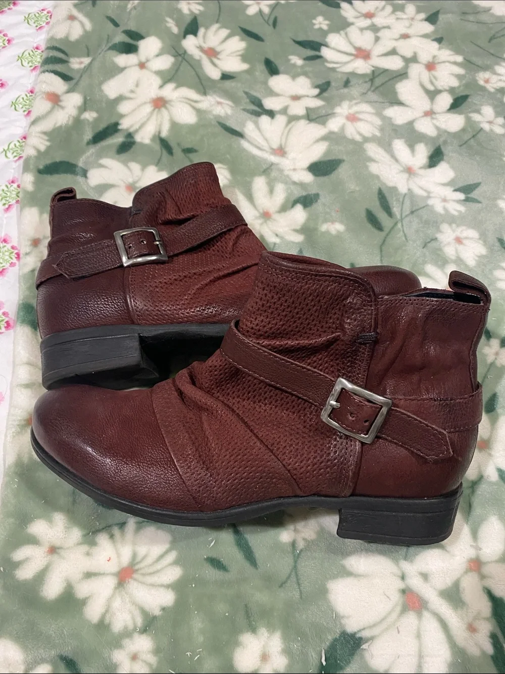 Miz Mooz Suzy Women's Burgundy Buckle Ankle Boots 8.5/39 Leather